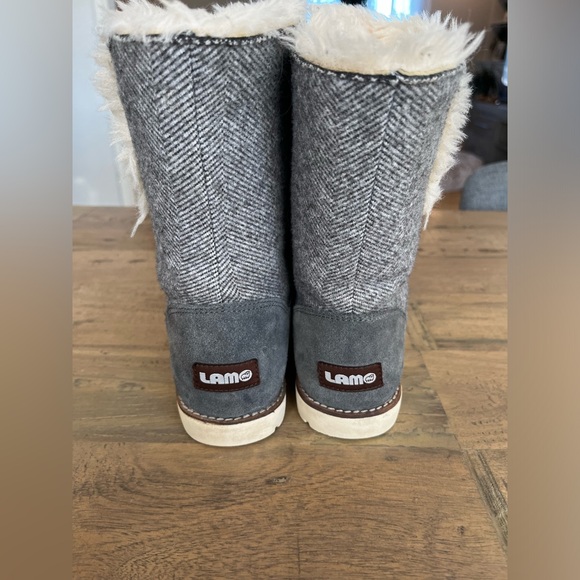 Lamo Cozy Gray Herringbone Boots - Picture 3 of 5